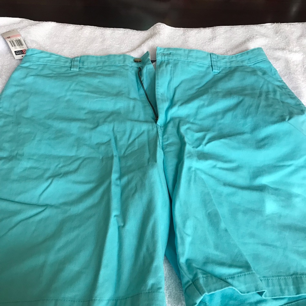 New mens chaps flat front shorts size 40